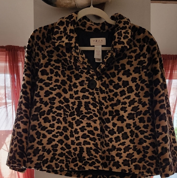Beautiful cheetah print blazer - Picture 3 of 4